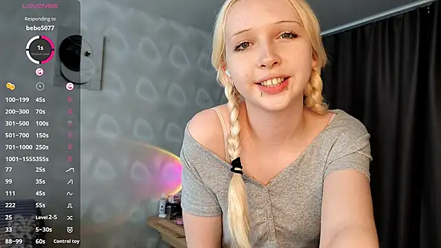 Snapshot of LadaSolar chatting on 1, 7, 2026 LadaSolar online show from 1, 7, 2026