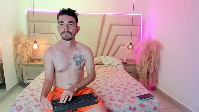 Luna and Axell online show from 15, 7, 2026