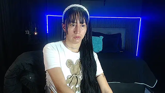 Snapshot of Sophia_w_ chatting on 22, 6, 2026 Sophia w online show from 22, 6, 2026