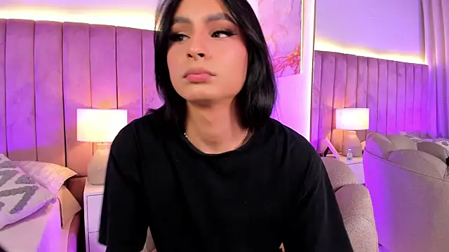 Snapshot of Isabella_Laurent chatting on 3, 7, 2026 Isabella Laurent online show from 3, 7, 2026