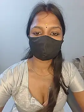 Snapshot of YALINITWO7_TAMIL chatting on 18, 7, 2026 YALINITWO7 TAMIL online show from 18, 7, 2026