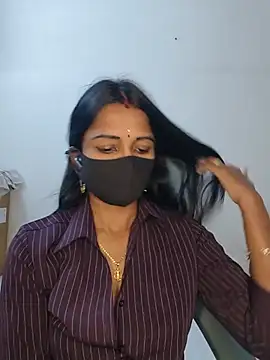 Snapshot of YALINITWO7_TAMIL chatting on 26, 7, 2026 YALINITWO7 TAMIL online show from 26, 7, 2026