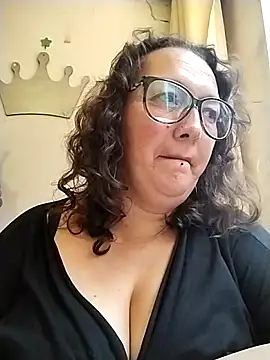  Saraqueen-- online show from 1, 7, 2026