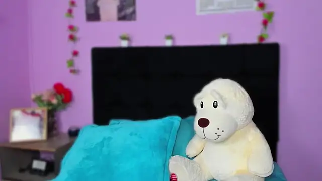 Makii XOXO online show from 23, 6, 2026