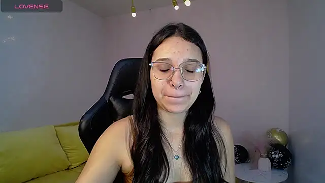 Snapshot of Lia_Rose_ch chatting on 3, 7, 2026 Lia Rose ch online show from 3, 7, 2026