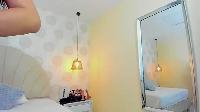 Snapshot of MILA_FERRER1 chatting on 19, 6, 2026 MILA FERRER1 online show from 19, 6, 2026