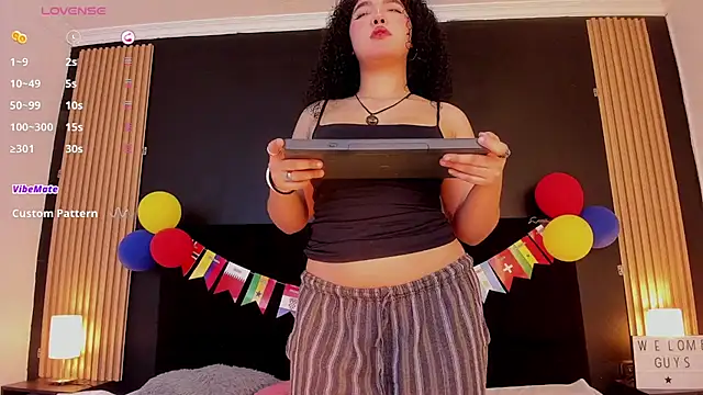 Snapshot of lunadoll18 chatting on 6, 7, 2026 lunadoll18 online show from 6, 7, 2026