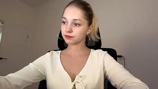 Snapshot of EveryoneEve chatting on 29, 7, 2026 EveryoneEve online show from 29, 7, 2026