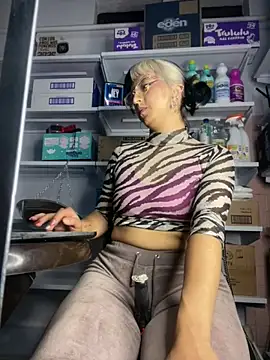 Snapshot of RebelKitty_ chatting on 2, 7, 2026 RebelKitty online show from 2, 7, 2026