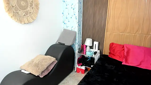Snapshot of TaniaRosen chatting on 19, 6, 2026 TaniaRosen online show from 19, 6, 2026