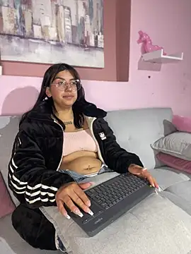 GabyLopez Pink online show from 2, 7, 2026