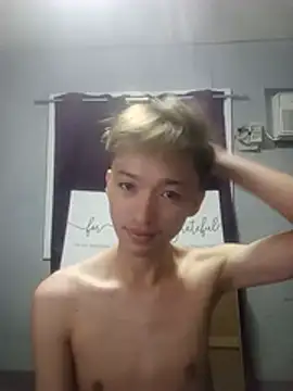 Snapshot of Fem_phiLboy69 chatting on 24, 7, 2026 Fem phiLboy69 online show from 24, 7, 2026