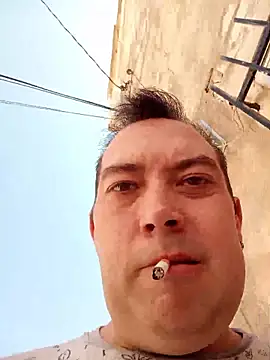 Snapshot of SirFrankonde chatting on 5, 8, 2026 SirFrankonde online show from 5, 8, 2026