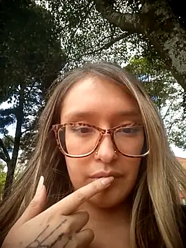 Snapshot of karla-giraldo1 chatting on 21, 7, 2026 karla-giraldo1 online show from 21, 7, 2026