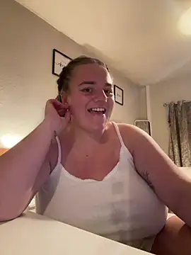 Snapshot of Bustygem_ chatting on 28, 6, 2026 Bustygem online show from 28, 6, 2026