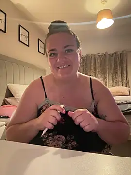 Snapshot of Bustygem_ chatting on 9, 7, 2026 Bustygem online show from 9, 7, 2026