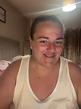 Snapshot of Bustygem_ chatting on 30, 7, 2026 Bustygem online show from 30, 7, 2026