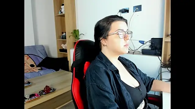 Meloh Molly online show from 4, 7, 2026
