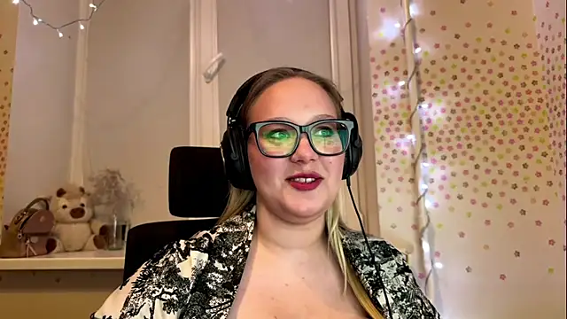 Snapshot of TashaDarm chatting on 20, 6, 2026 TashaDarm online show from 20, 6, 2026