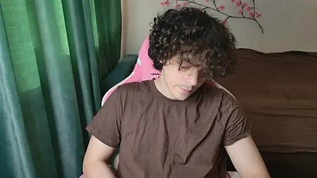 Snapshot of lilmorty18 chatting on 19, 6, 2026 lilmorty18 online show from 19, 6, 2026