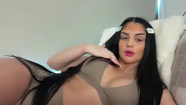 Snapshot of TheOnlyLeila chatting on 24, 6, 2026 TheOnlyLeila online show from 24, 6, 2026