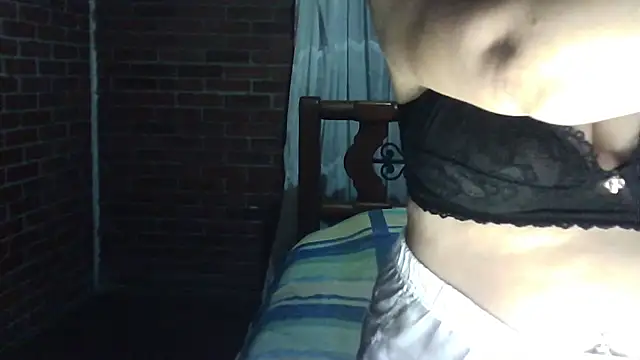 Snapshot of CarolinaMoretti chatting on 24, 6, 2026 CarolinaMoretti online show from 24, 6, 2026