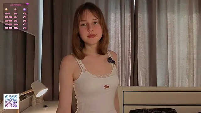 Snapshot of SunnySikarskie chatting on 6, 8, 2026 SunnySikarskie online show from 6, 8, 2026