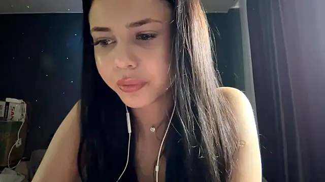 Snapshot of DivinaSaunders chatting on 26, 7, 2026 DivinaSaunders online show from 26, 7, 2026
