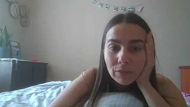 Snapshot of Vanelleda chatting on 5, 8, 2026 Vanelleda online show from 5, 8, 2026