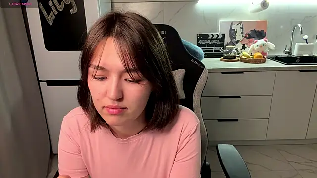 Snapshot of LilyPopss chatting on 20, 6, 2026 LilyPopss online show from 20, 6, 2026