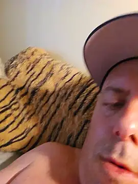 heterohotguy78 online show from 28, 6, 2026