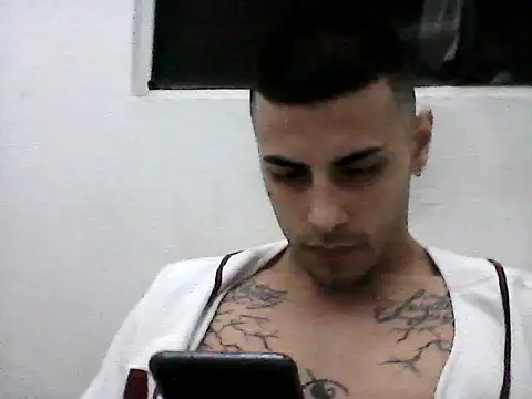 Snapshot of Aronfox23 chatting on 1, 8, 2026 Aronfox23 online show from 1, 8, 2026