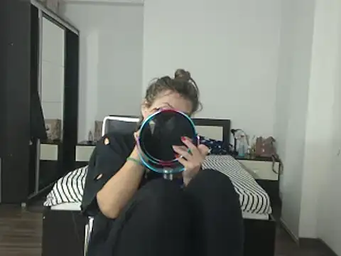 Snapshot of DedeSibel chatting on 28, 1, 2025 DedeSibel online show from 28, 1, 2025