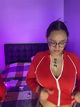 Snapshot of Annieandhannie chatting on 6, 7, 2026 Annieandhannie online show from 6, 7, 2026