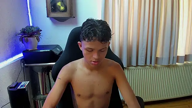 Snapshot of carlos_00foxx chatting on 29, 6, 2026 carlos 00foxx online show from 29, 6, 2026