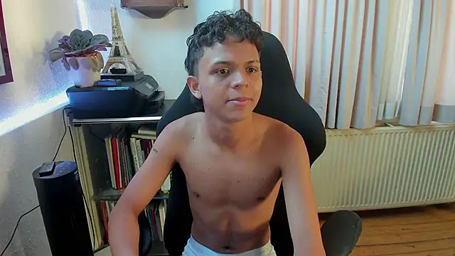 Snapshot of carlos_00foxx chatting on 2, 7, 2026 carlos 00foxx online show from 2, 7, 2026