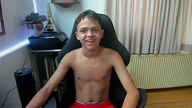 Snapshot of carlos_00foxx chatting on 3, 7, 2026 carlos 00foxx online show from 3, 7, 2026