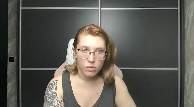 Snapshot of Reginasmilee chatting on 9, 2, 2025 Reginasmilee online show from 9, 2, 2025