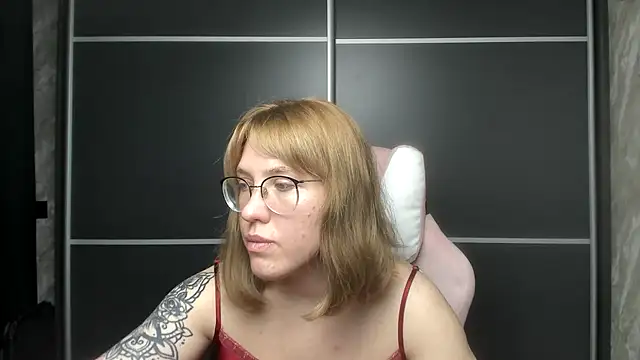Snapshot of Reginasmilee chatting on 10, 2, 2025 Reginasmilee online show from 10, 2, 2025