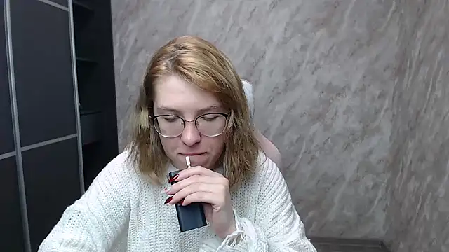 Snapshot of Reginasmilee chatting on 18, 2, 2025 Reginasmilee online show from 18, 2, 2025