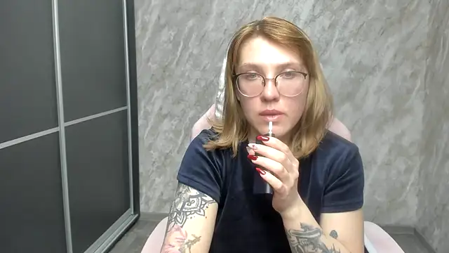 Snapshot of Reginasmilee chatting on 21, 2, 2025 Reginasmilee online show from 21, 2, 2025