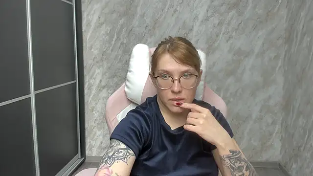 Snapshot of Reginasmilee chatting on 22, 2, 2025 Reginasmilee online show from 22, 2, 2025