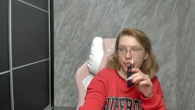 Snapshot of Reginasmilee chatting on 26, 2, 2025 Reginasmilee online show from 26, 2, 2025