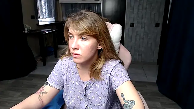 Snapshot of Reginasmilee chatting on 22, 9, 2025 Reginasmilee online show from 22, 9, 2025