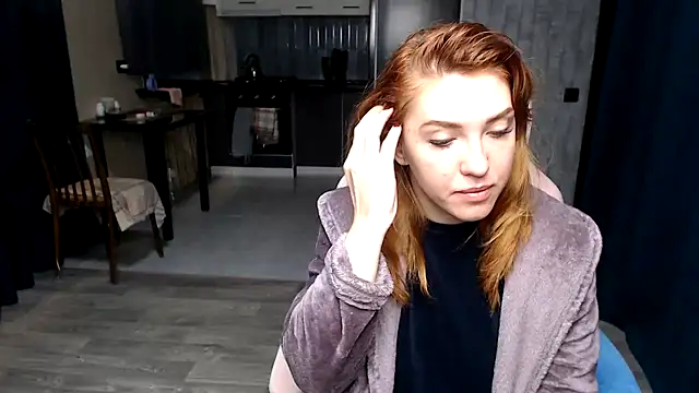 Snapshot of Reginasmilee chatting on 20, 10, 2025 Reginasmilee online show from 20, 10, 2025