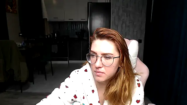 Reginasmilee online show from 25, 11, 2025