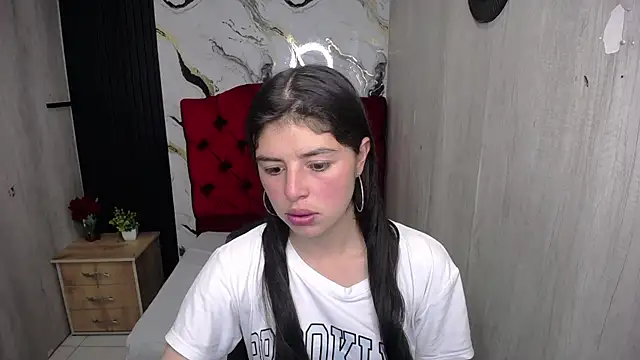 Snapshot of lyssa_blue chatting on 24, 6, 2026 lyssa blue online show from 24, 6, 2026