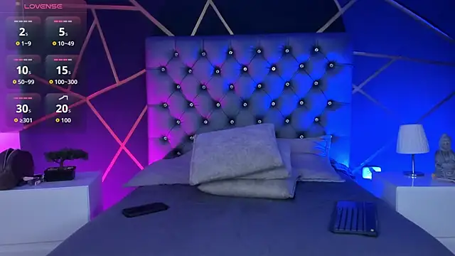 Katherinee Scott online show from 3, 8, 2026