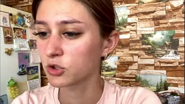 Snapshot of ElenaRosko chatting on 4, 7, 2026 ElenaRosko online show from 4, 7, 2026