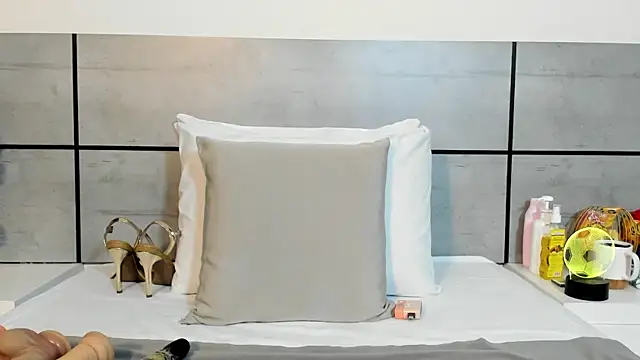 susanthomass online show from 27, 6, 2026